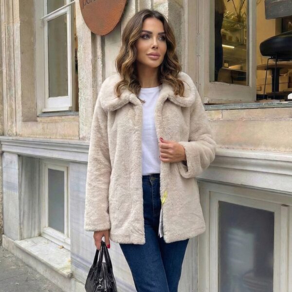 Vogue beige winter coat for women soft faux fur coat in Amman Jordan